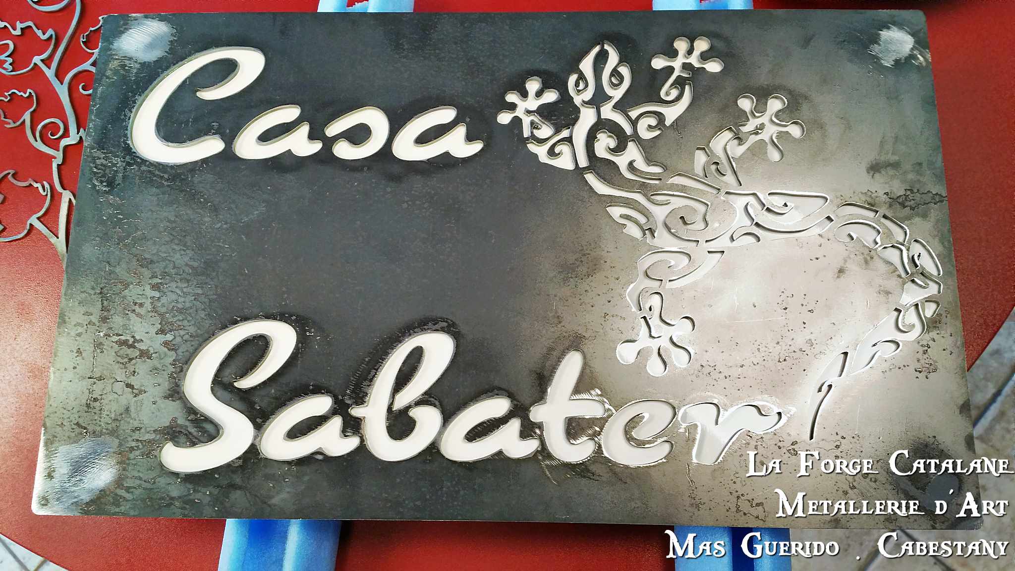 nom maison gecko decoupe laser forge catalane.jpg